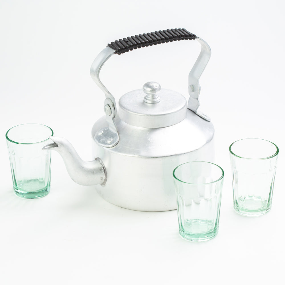 Chai Garam kettle & 6 glass set